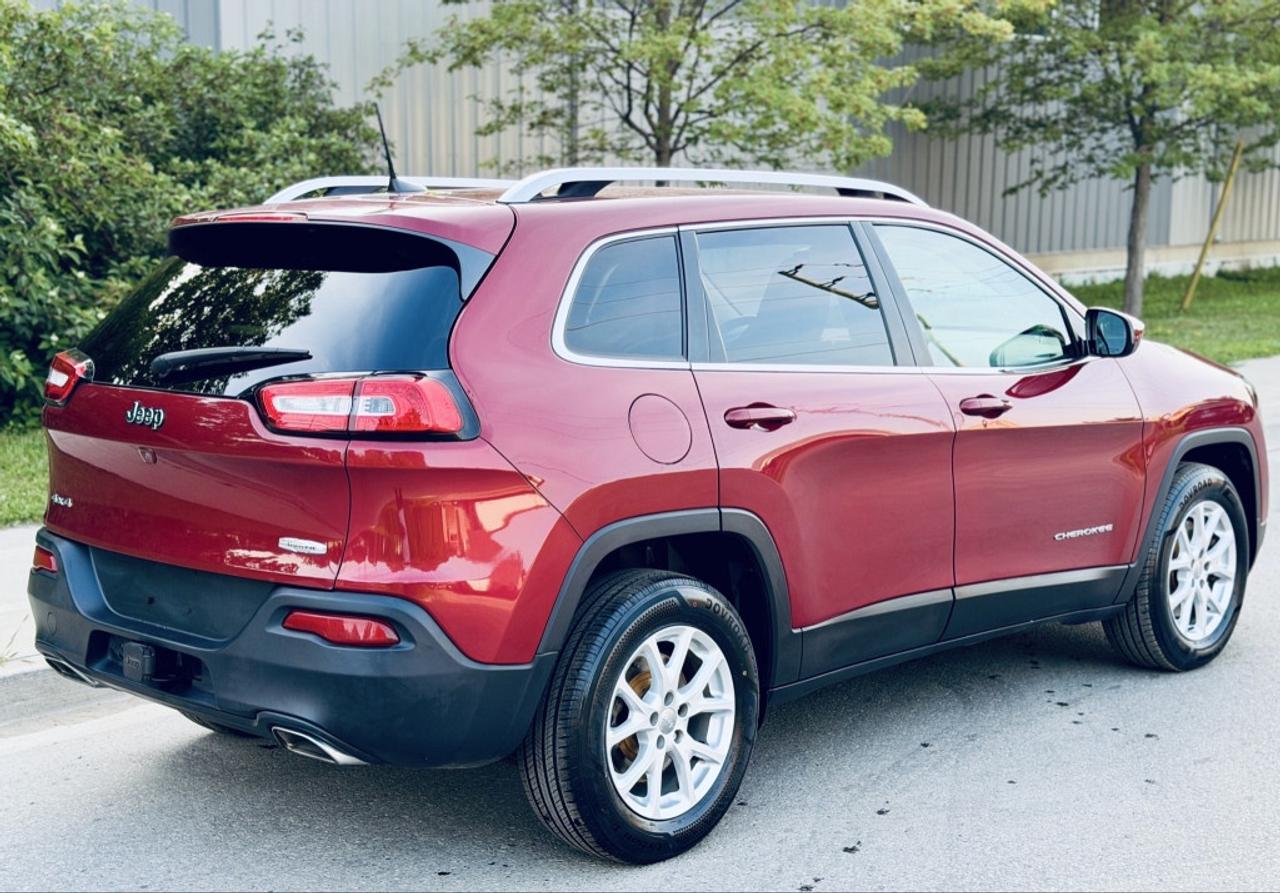 2016 Jeep Cherokee Latitude 4WD Photo