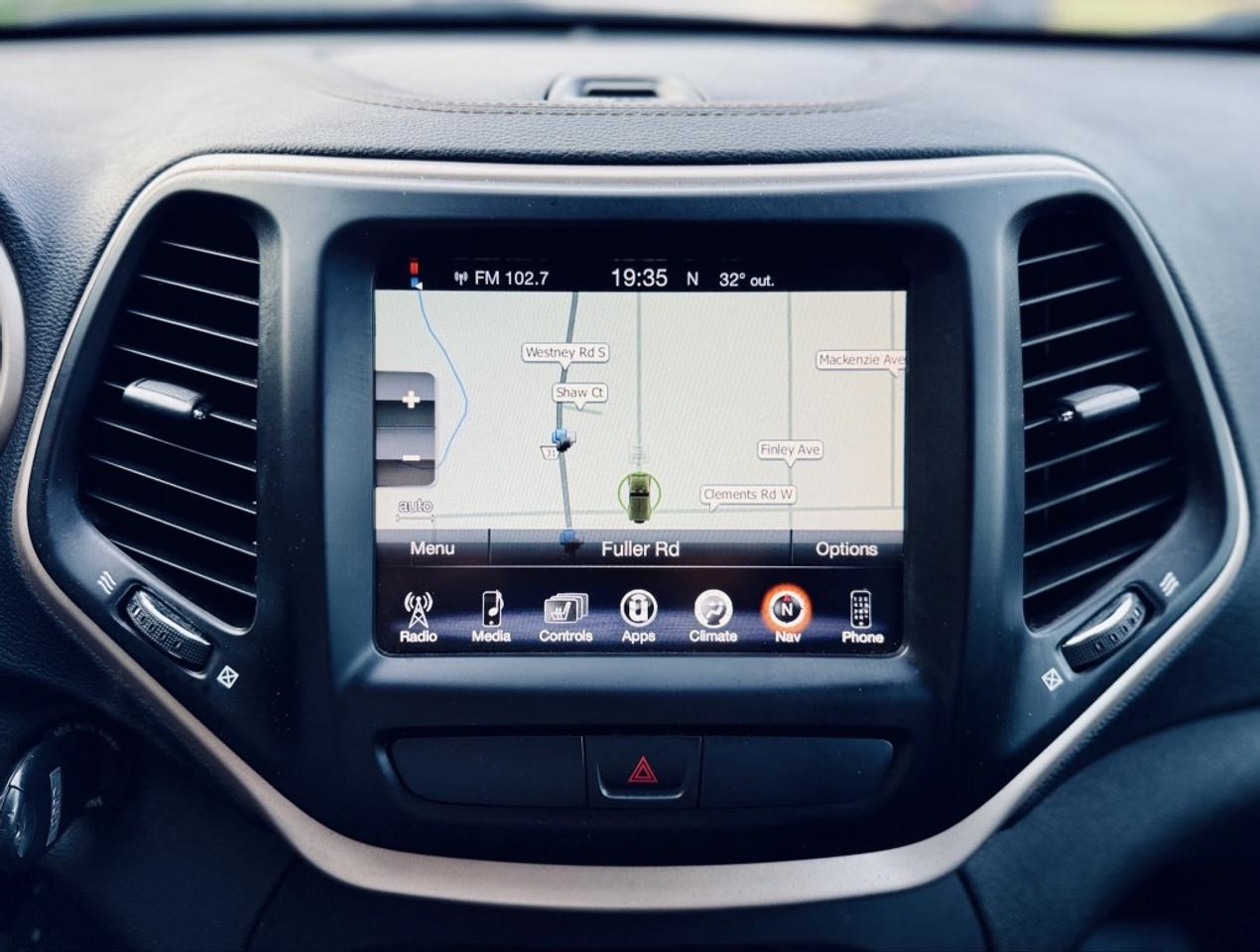 2016 Jeep Cherokee Latitude 4WD Photo