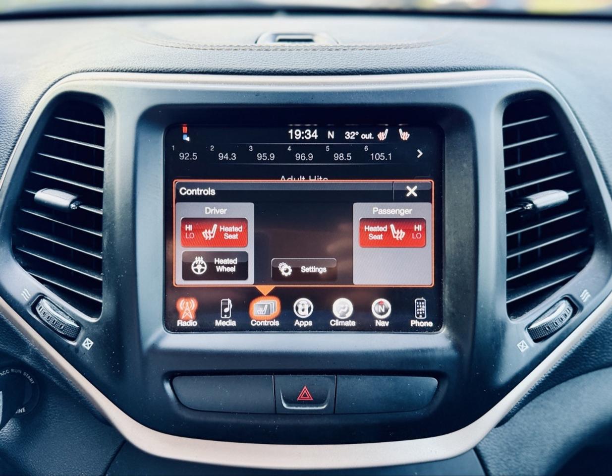 2016 Jeep Cherokee Latitude 4WD Photo