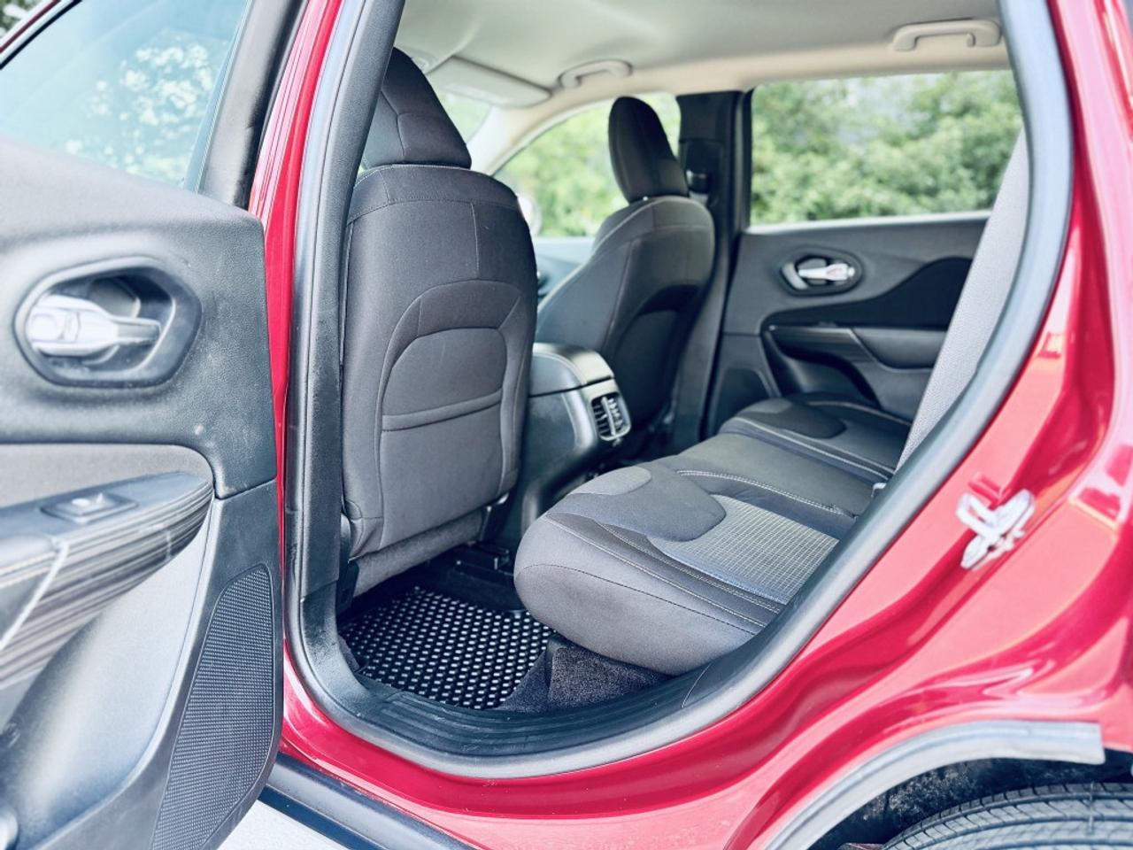 2016 Jeep Cherokee Latitude 4WD Photo