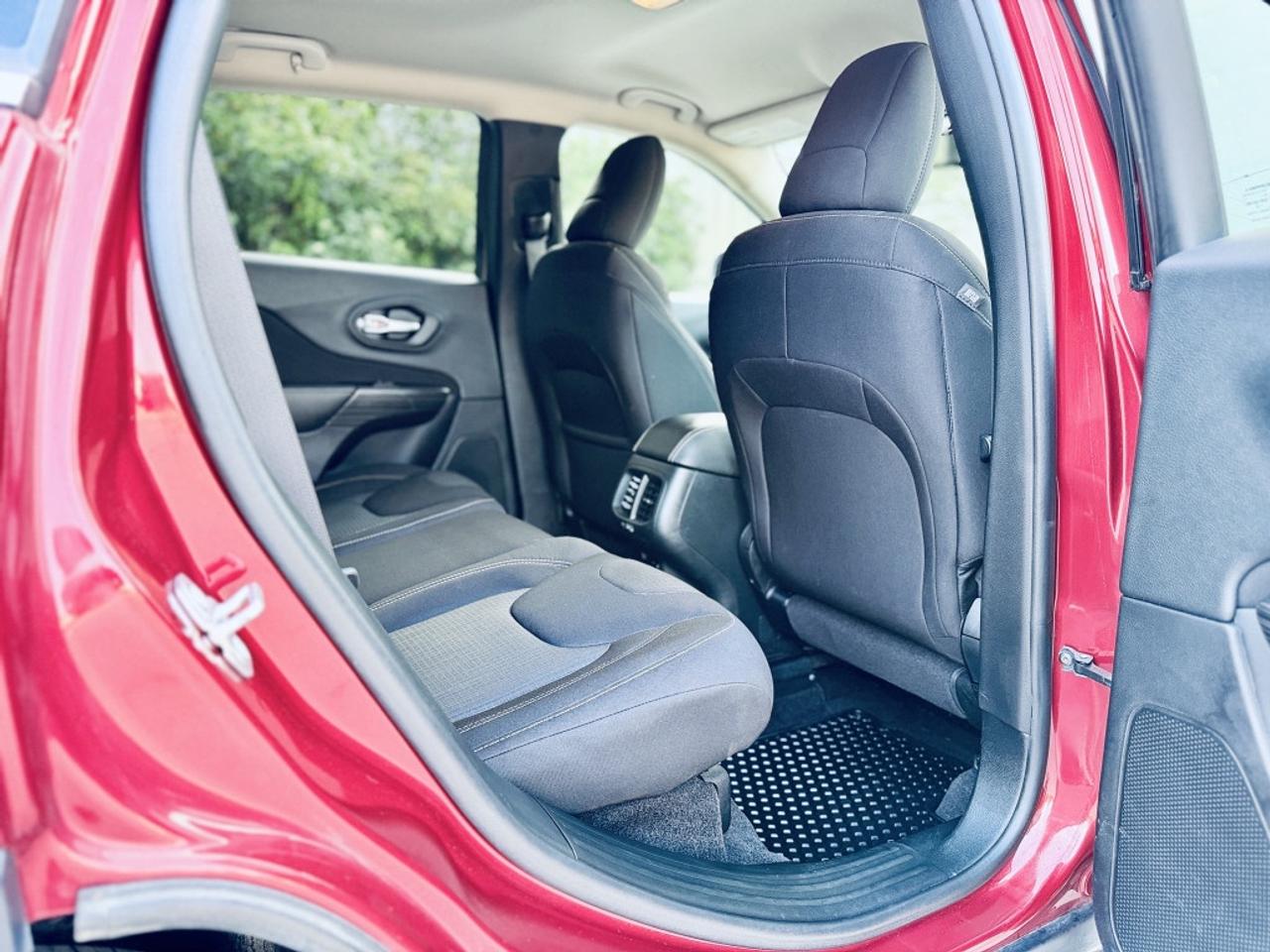 2016 Jeep Cherokee Latitude 4WD Photo