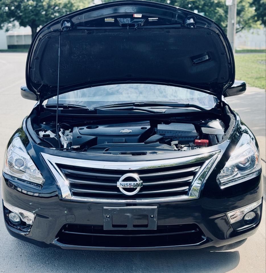2015 Nissan Altima 2.5 SV Photo
