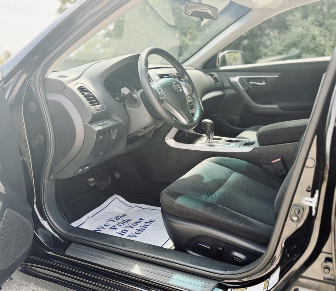 2015 Nissan Altima 2.5 SV Photo