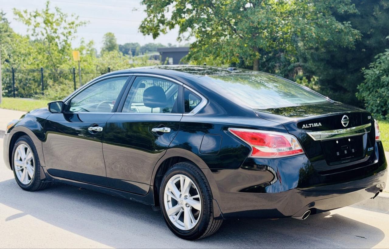 2015 Nissan Altima 2.5 SV Photo