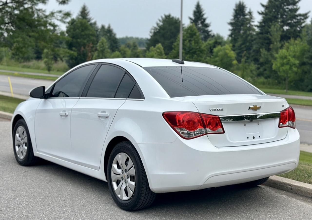 2016 Chevrolet Cruze LT Sedan FWD Photo