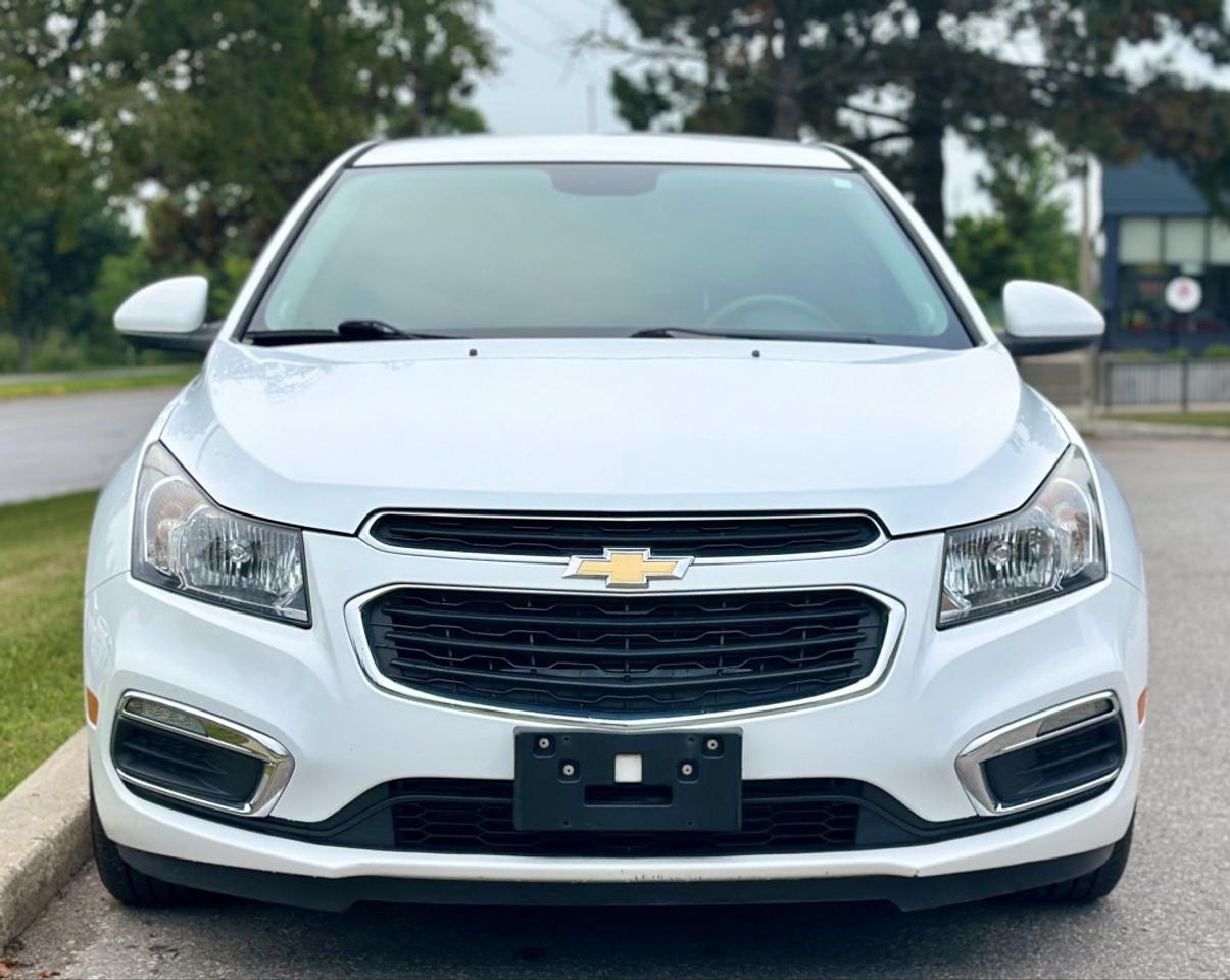 2016 Chevrolet Cruze LT Sedan FWD Photo2