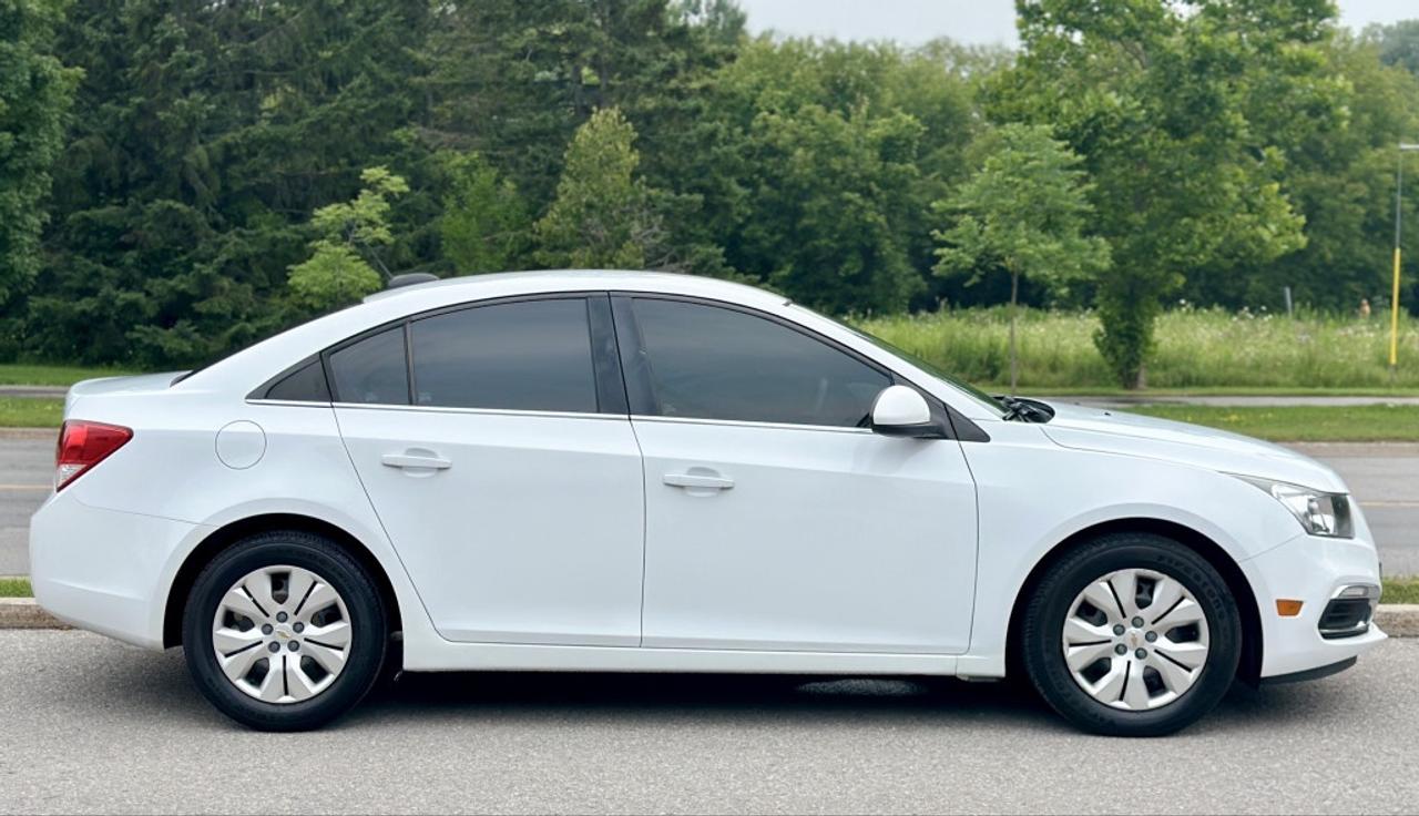 2016 Chevrolet Cruze LT Sedan FWD Photo