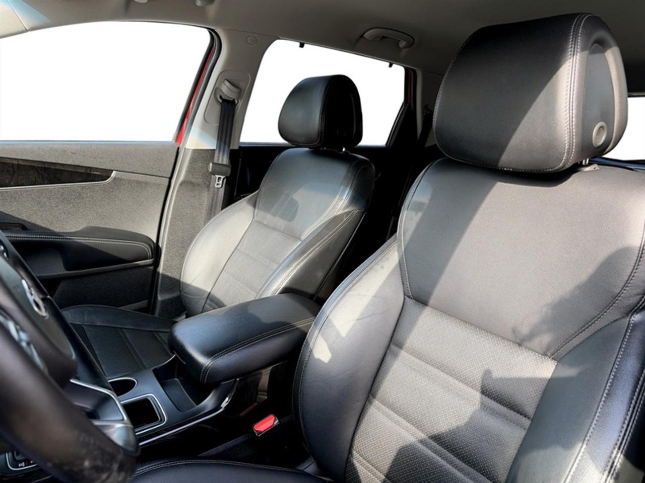 2016 Kia Sorento EX  **GREAT MILEAGE** Photo