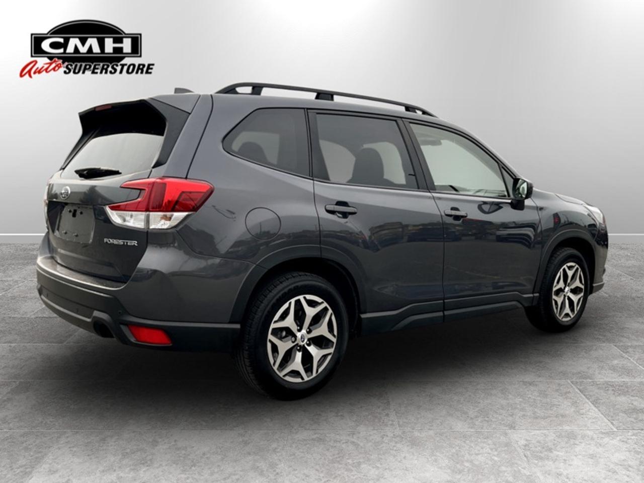 2023 Subaru Forester TOURING Photo