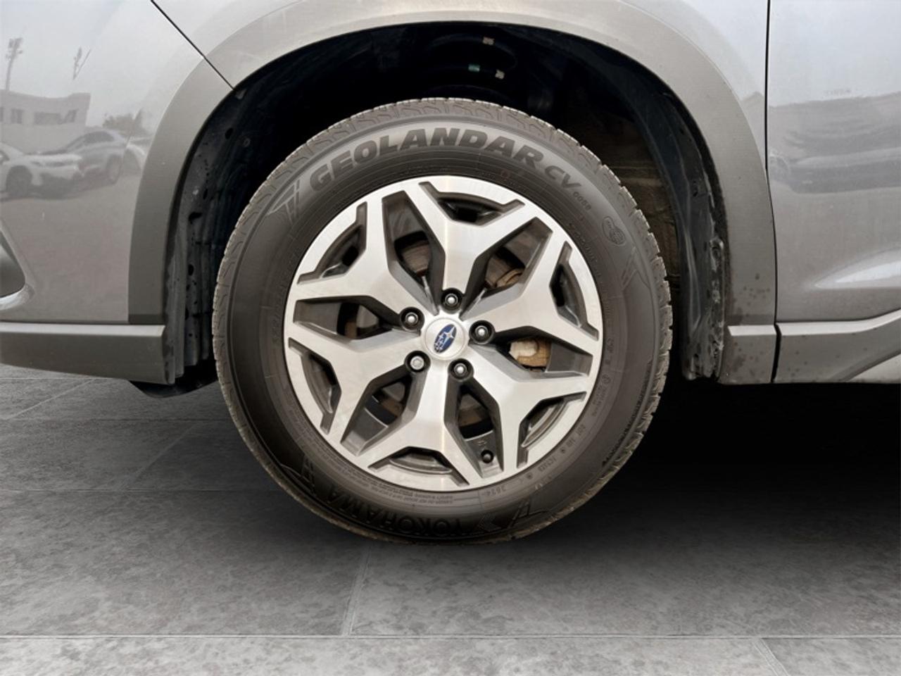 2023 Subaru Forester TOURING Photo