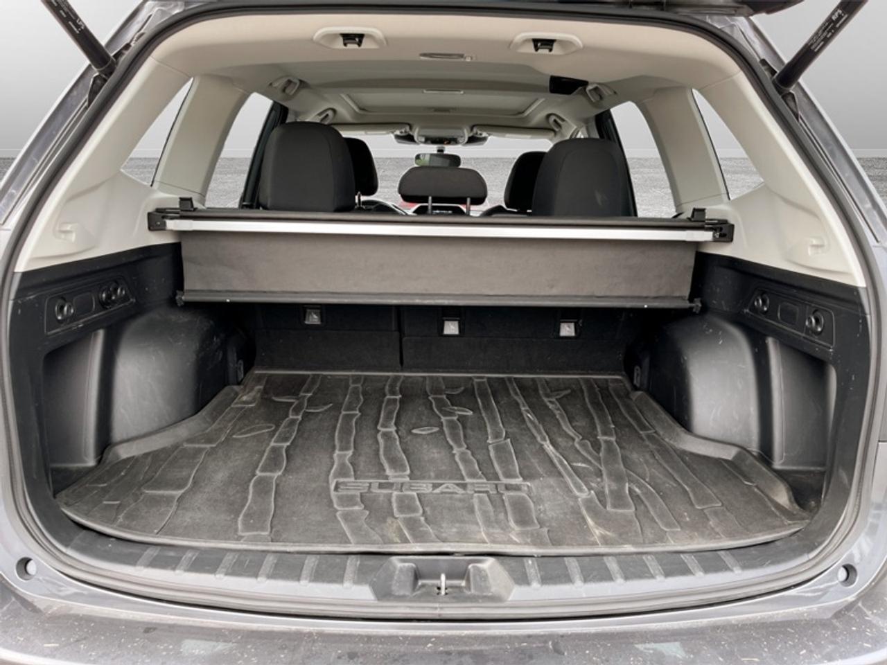 2023 Subaru Forester TOURING Photo