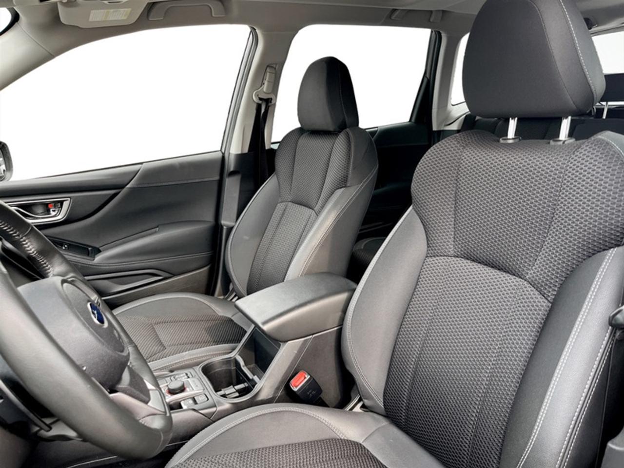 2023 Subaru Forester TOURING Photo