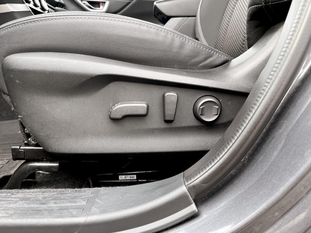2023 Subaru Forester TOURING Photo