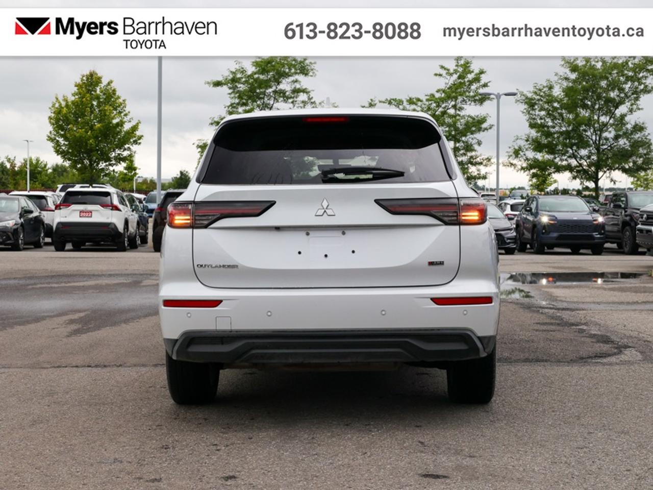 2025 Mitsubishi Outlander ES S-AWC  - Heated Seats - $229 B/W Photo