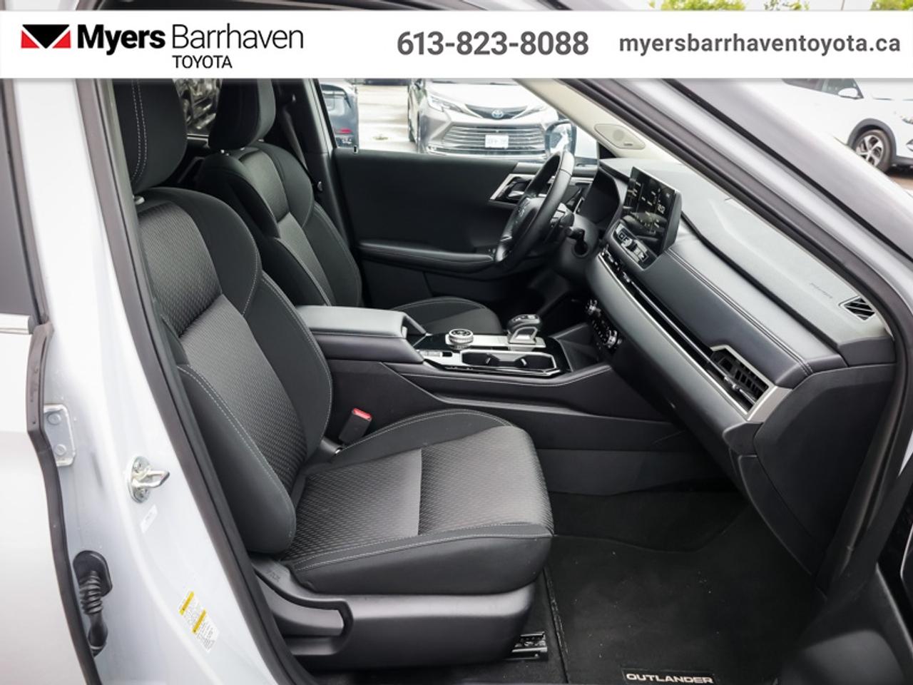 2025 Mitsubishi Outlander ES S-AWC  - Heated Seats - $229 B/W Photo