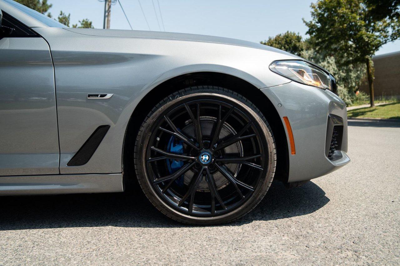 2023 BMW 5 Series 530e xDrive Photo