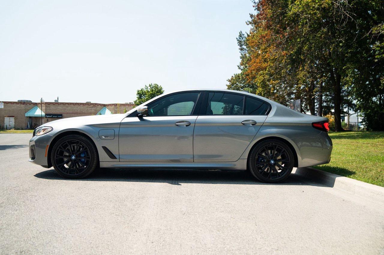 2023 BMW 5 Series 530e xDrive Photo