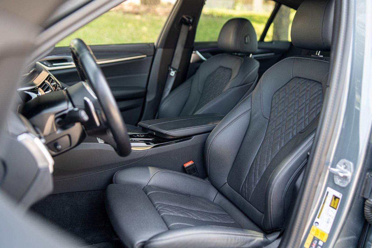 2023 BMW 5 Series 530e xDrive Photo