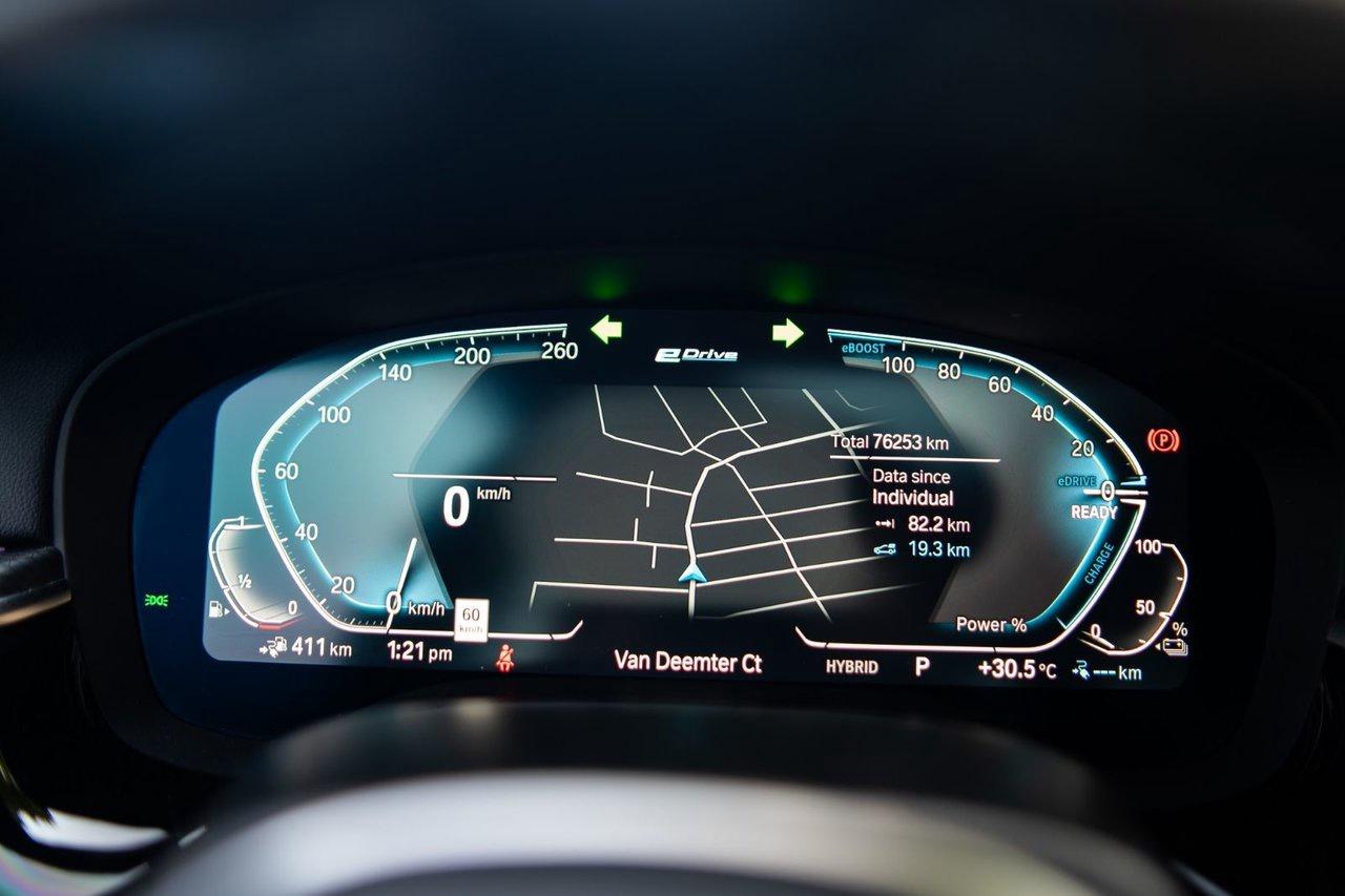2023 BMW 5 Series 530e xDrive Photo