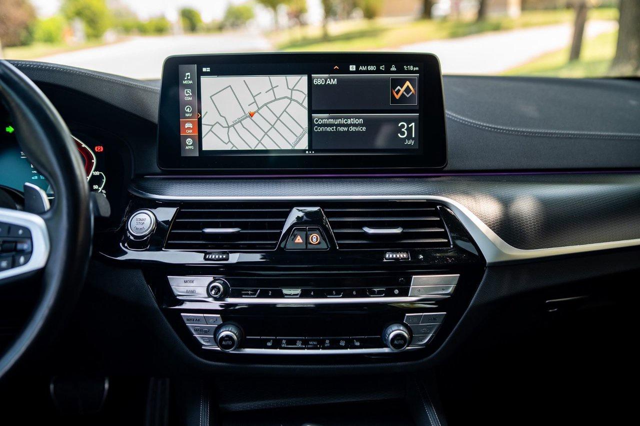 2023 BMW 5 Series 530e xDrive Photo