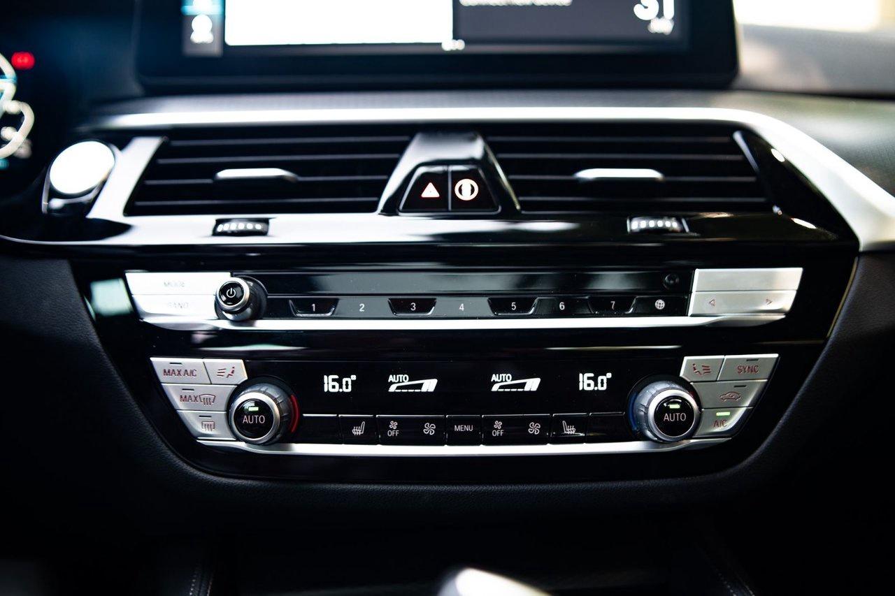 2023 BMW 5 Series 530e xDrive Photo