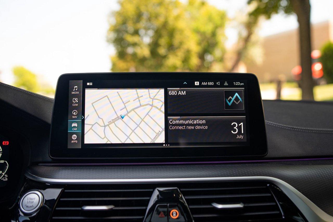 2023 BMW 5 Series 530e xDrive Photo