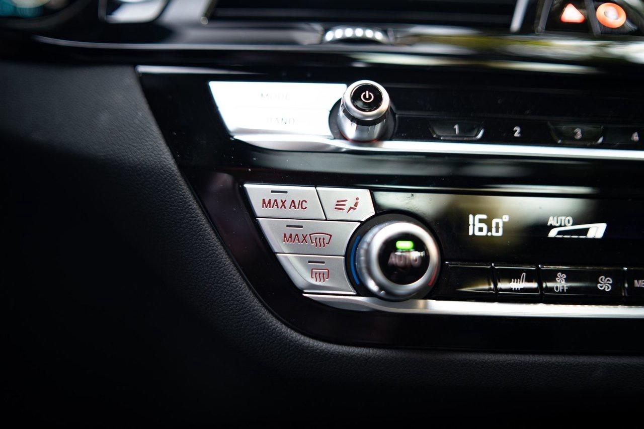 2023 BMW 5 Series 530e xDrive Photo