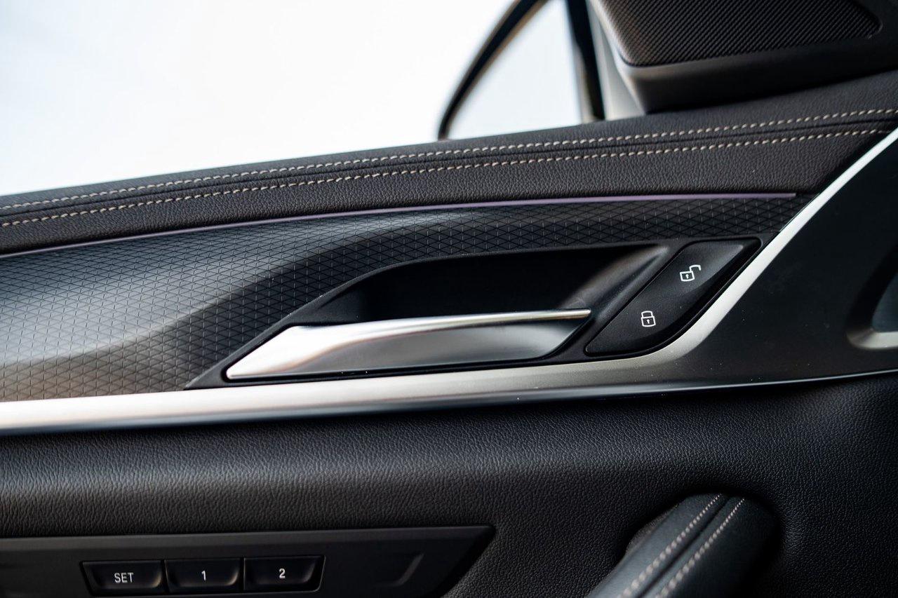 2023 BMW 5 Series 530e xDrive Photo