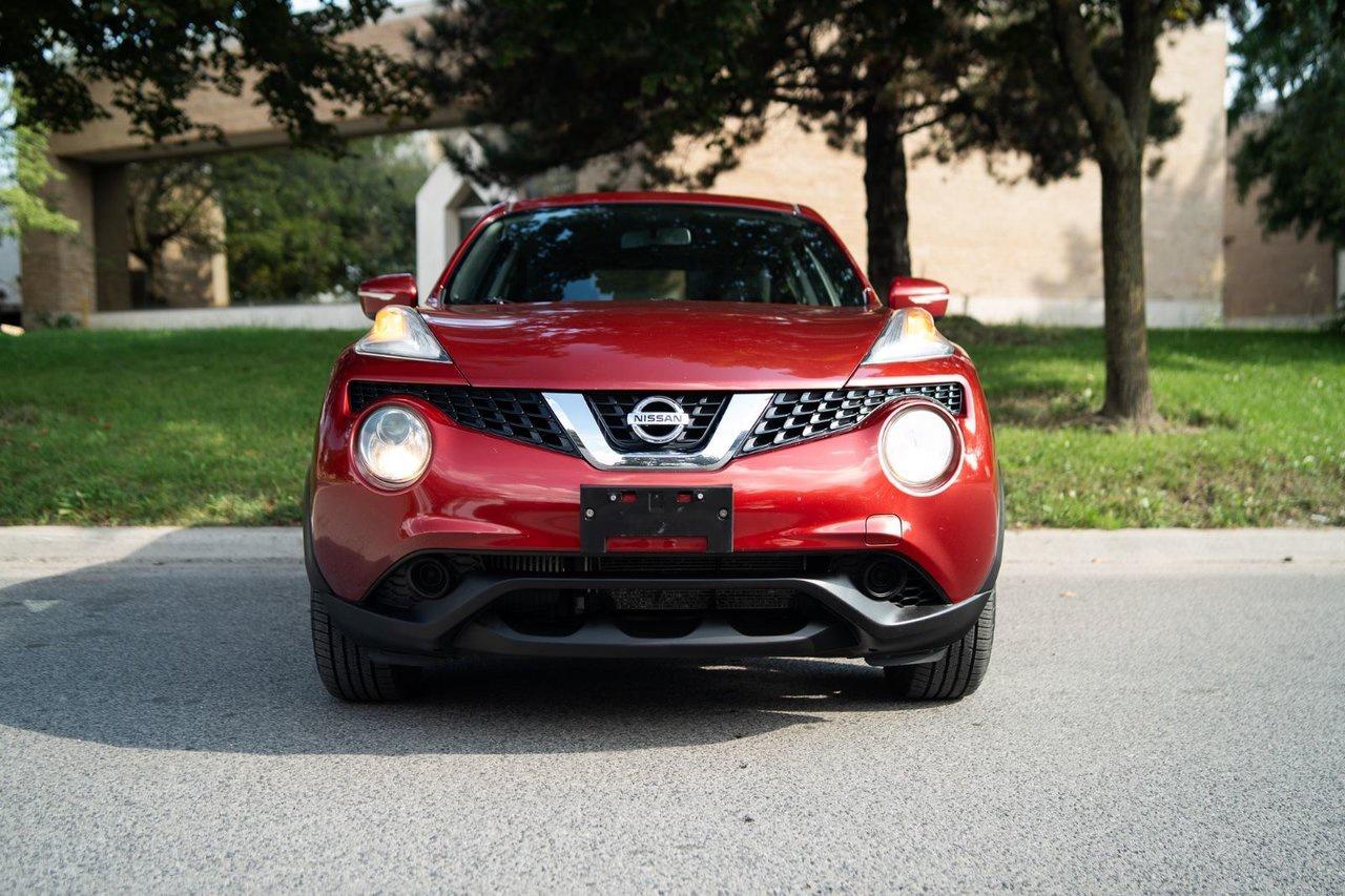 2016 Nissan Juke SV Photo1