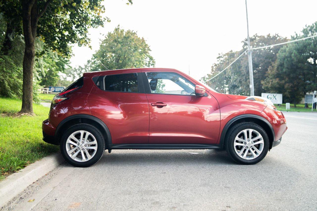 2016 Nissan Juke SV Photo4