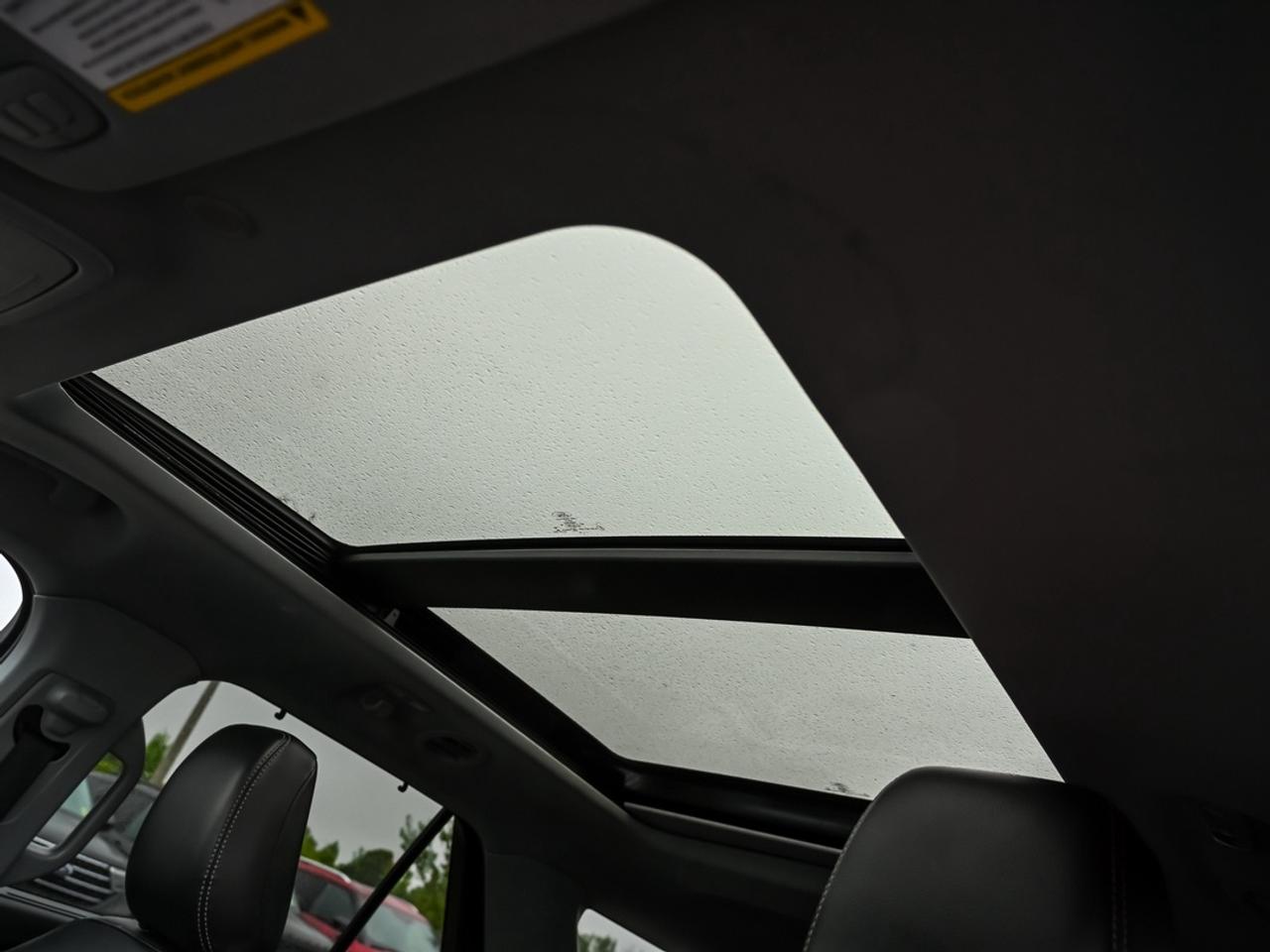 2022 Ford Explorer LIMITED Photo