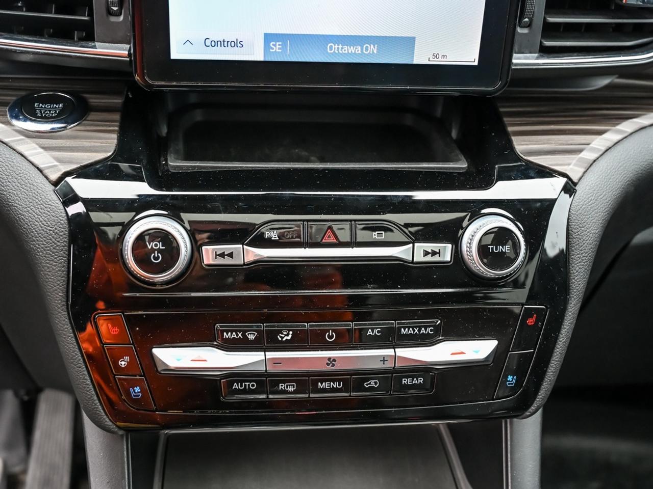 2022 Ford Explorer LIMITED Photo
