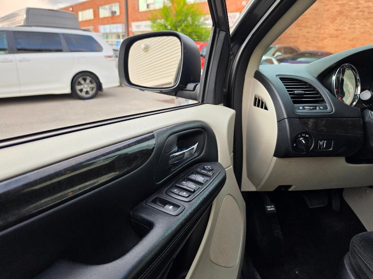 2016 Dodge Grand Caravan ONLY 93,000KM-1 OWNER-NO ACCIDENTS-CERTIFIED! Photo
