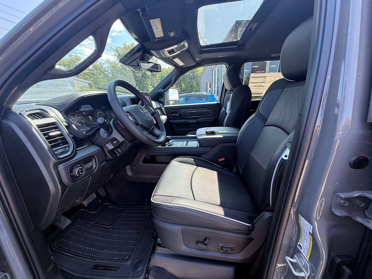 2027 RAM 3500 Limited 4x4 Crew Cab Photo