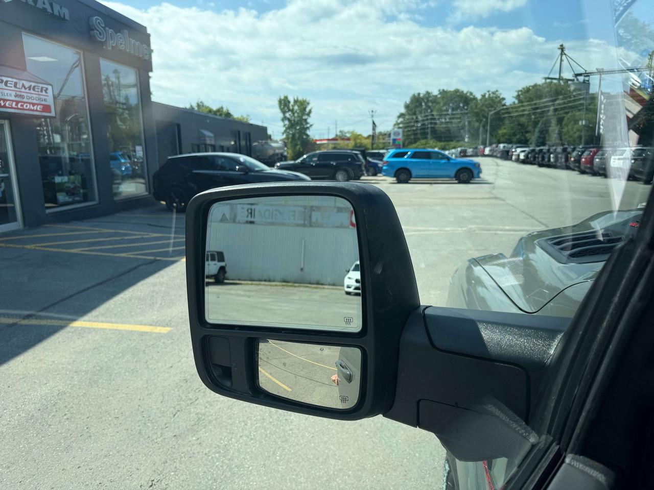 2027 RAM 3500 Limited 4x4 Crew Cab Photo