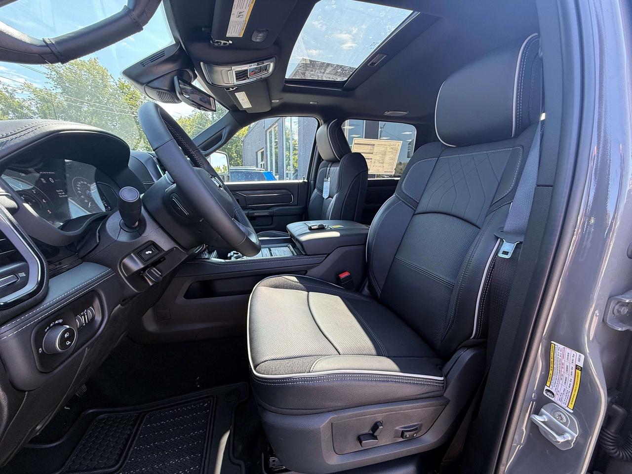 2027 RAM 3500 Limited 4x4 Crew Cab Photo