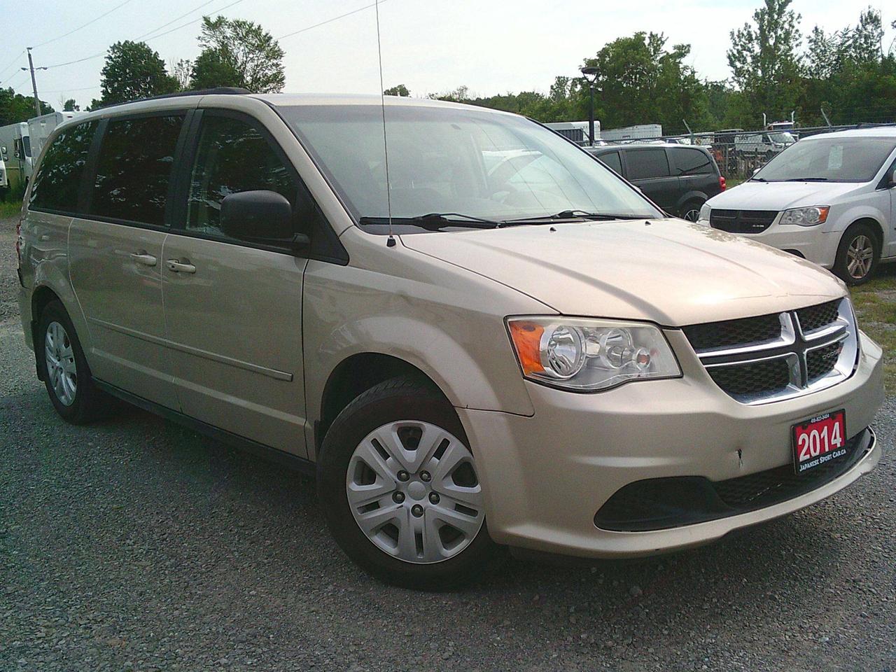 2014 Dodge Grand Caravan SXT STOW N GO! + TOW HITCH Photo