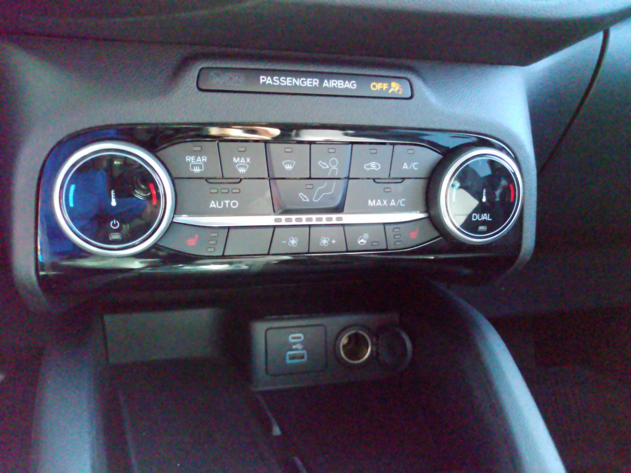 2022 Ford Escape SEL Photo