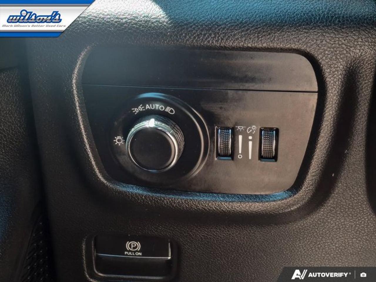 2023 Jeep Grand Cherokee Laredo 4x4 | Heated Seats + Steering | Adaptive Cruise | Blind Spot Monitor | Carplay & More ! Photo