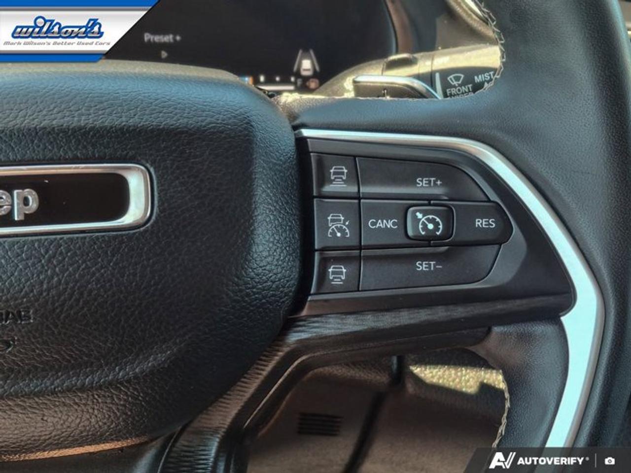 2023 Jeep Grand Cherokee Laredo 4x4 | Heated Seats + Steering | Adaptive Cruise | Blind Spot Monitor | Carplay & More ! Photo