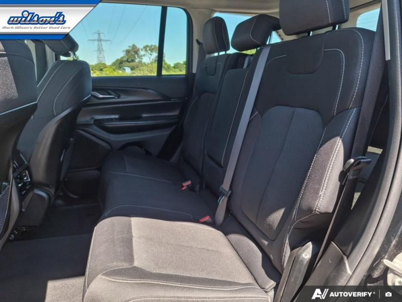 2023 Jeep Grand Cherokee Laredo 4x4 | Heated Seats + Steering | Adaptive Cruise | Blind Spot Monitor | Carplay & More ! Photo