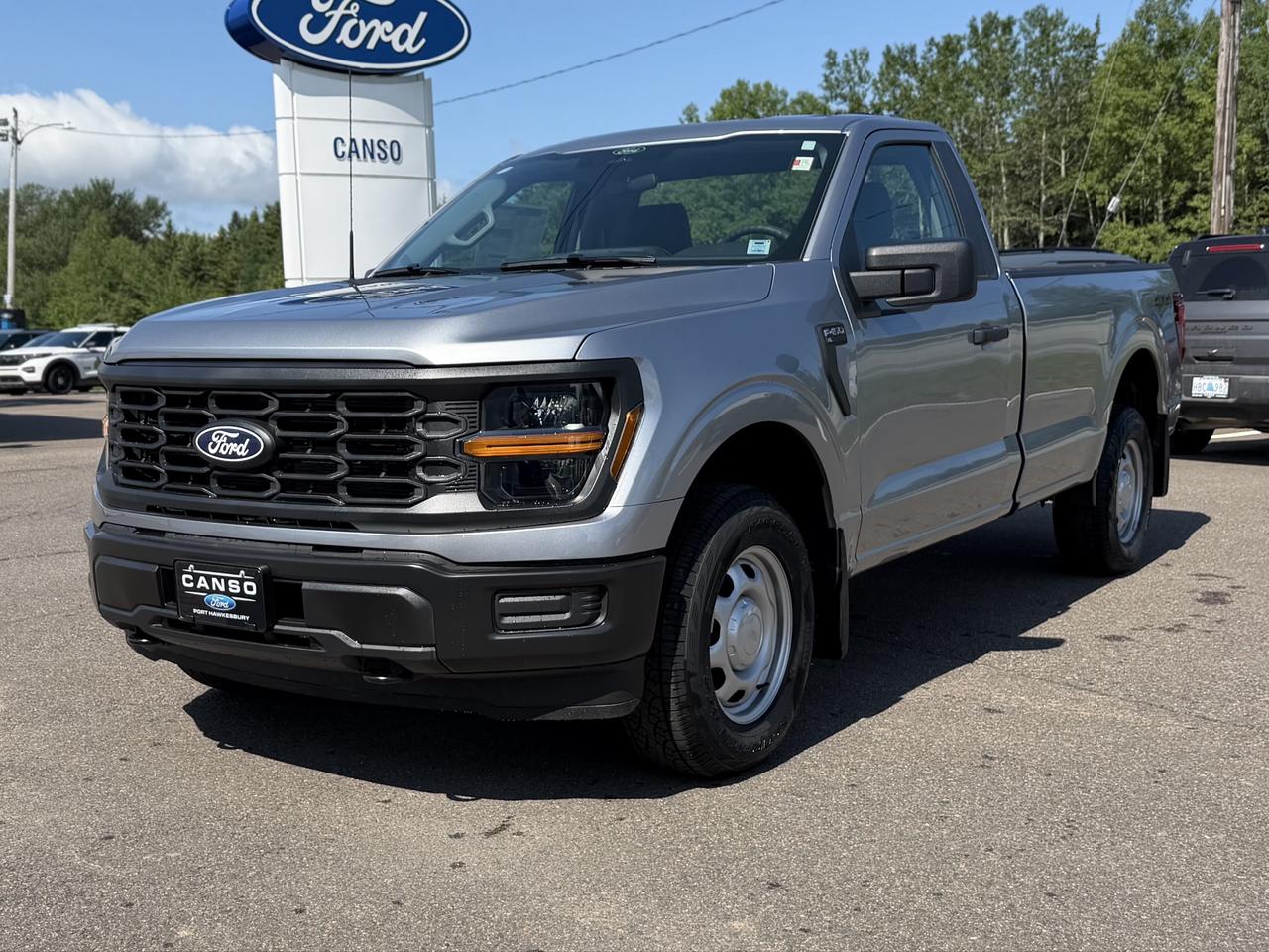 2026 Ford F-150 XL 4WD REG CAB 8' BOX Photo2