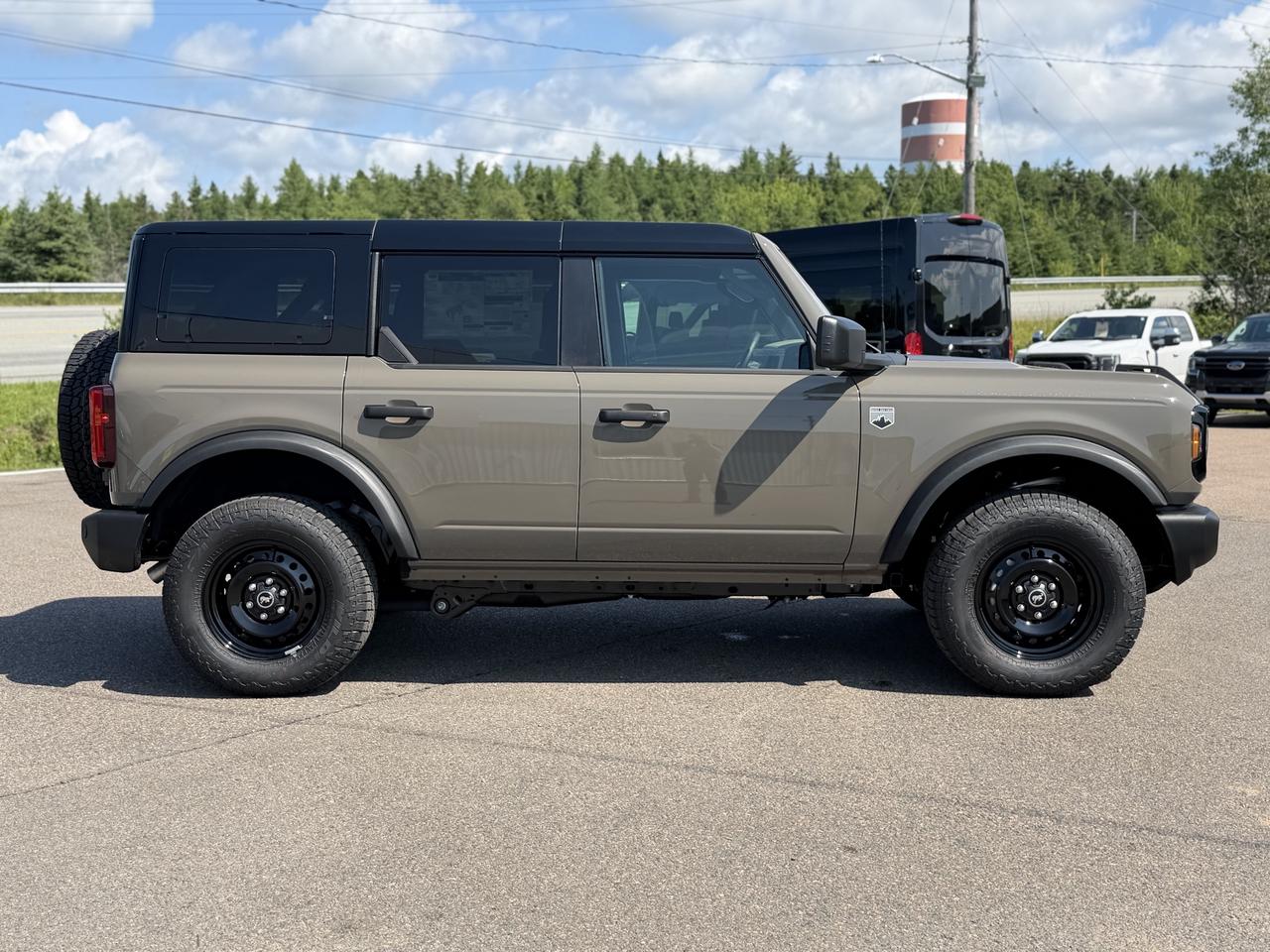 2026 Ford Bronco Big Bend 4 Door 4x4 Photo3