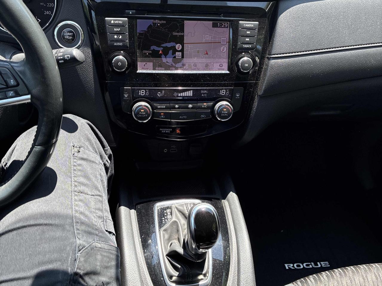 2018 Nissan Rogue Midnight | AWD | Pano Roof | Nav | 360° Cam & More Photo11