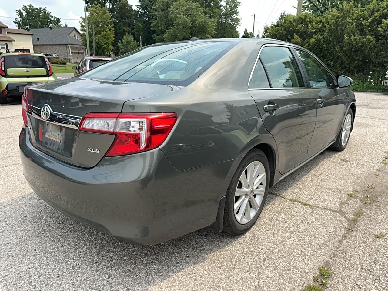 2012 Toyota Camry XLE Photo