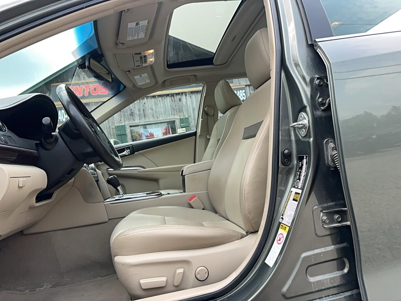 2012 Toyota Camry XLE Photo