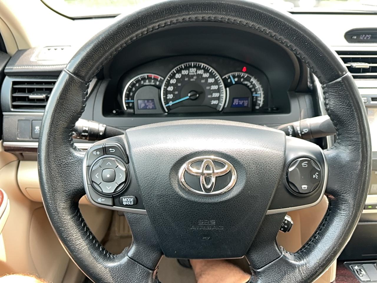 2012 Toyota Camry XLE Photo