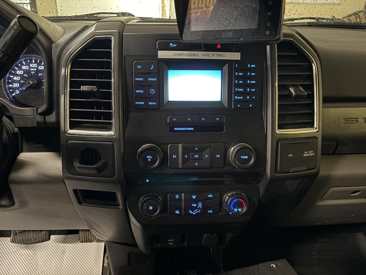 2017 Ford SUPER DUTY F-350 DRW XLT Photo