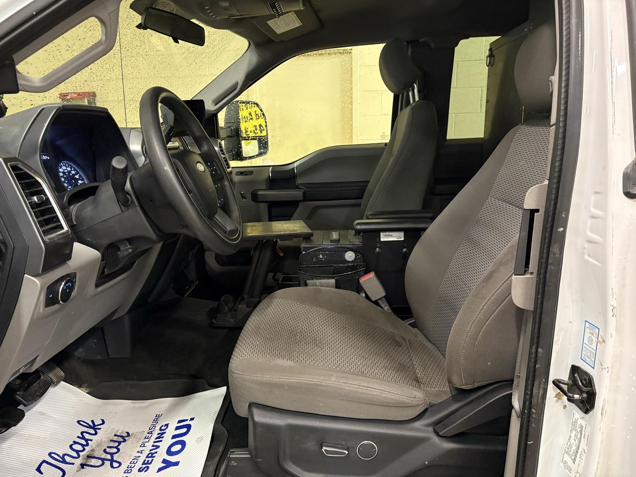 2017 Ford SUPER DUTY F-350 DRW XLT Photo