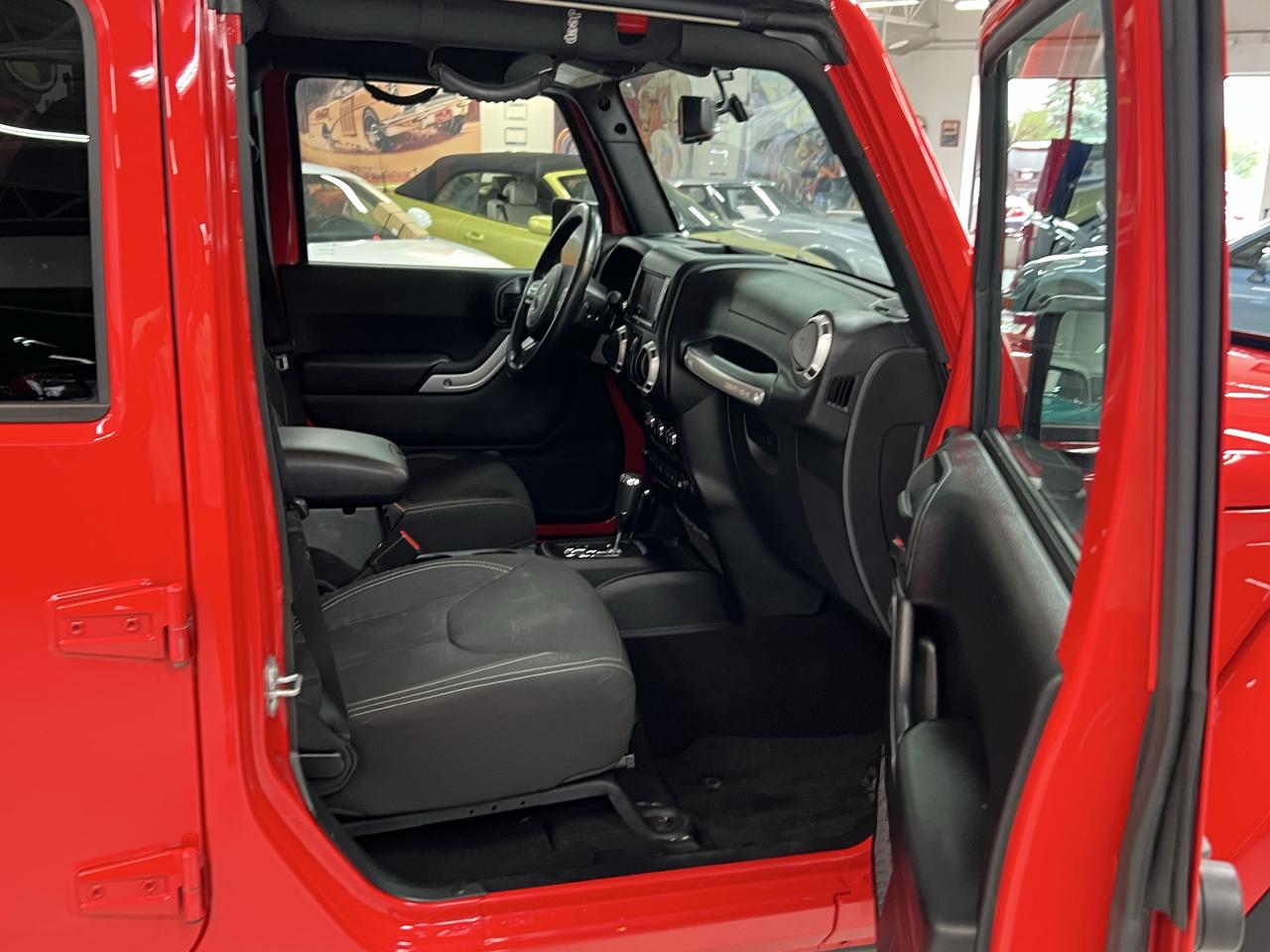 2018 Jeep Wrangler SAHARA 4X4 Photo